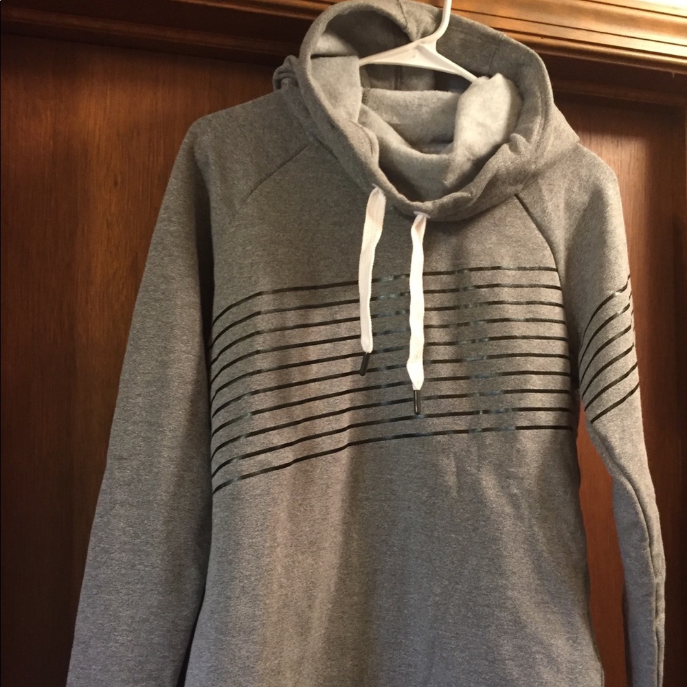 Under Armour sweatshirt
